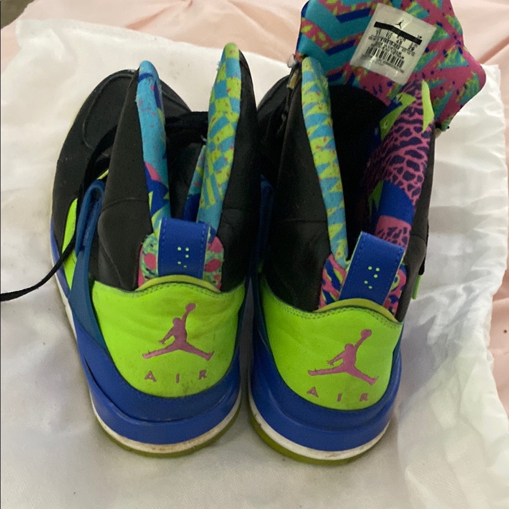 Jordan Black and Green Sneakers High-Top Athletic Design